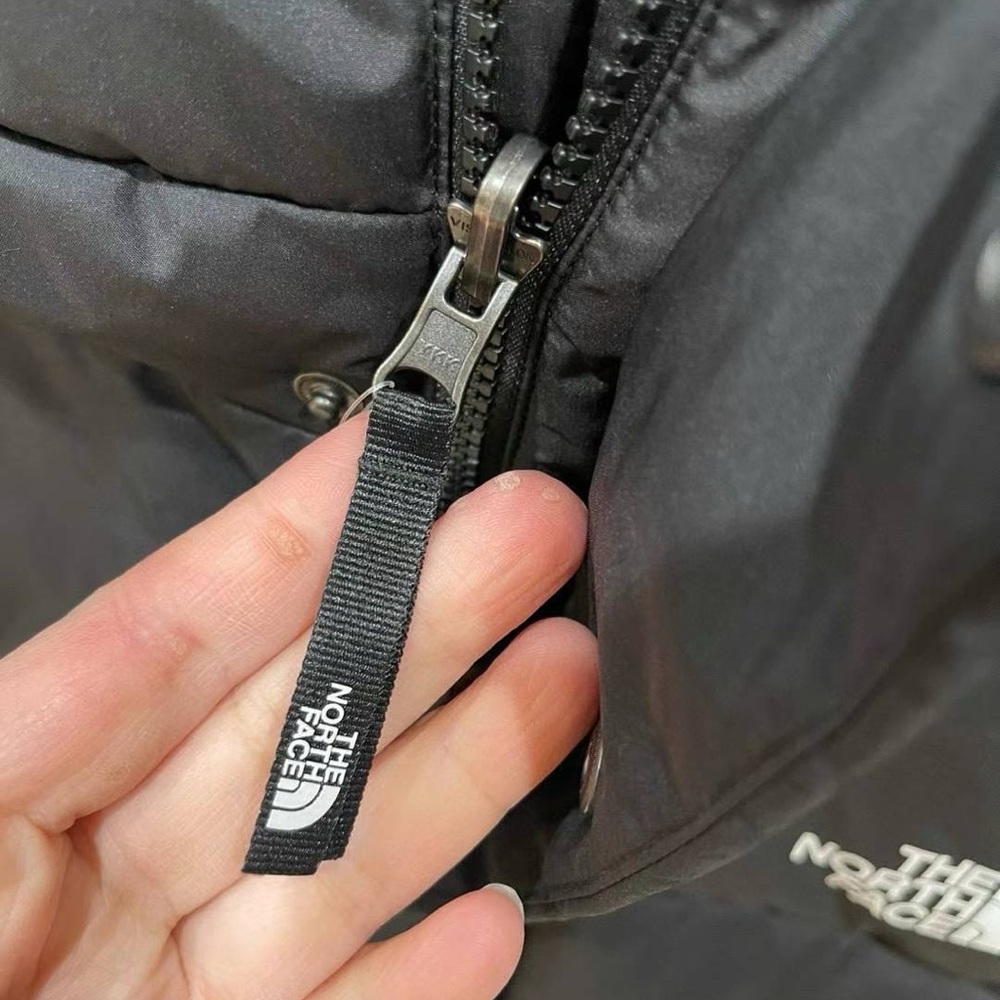 North face - Picture 4 of 5